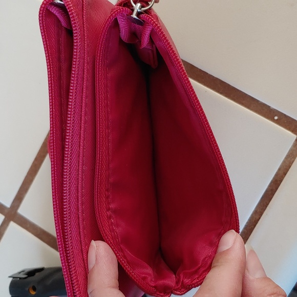 Safekeeper wristlet, dark pink. NEW - Picture 4 of 5